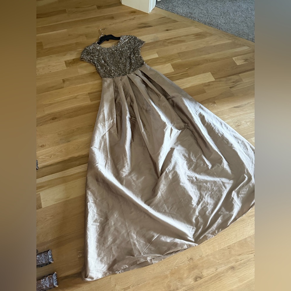 Adrianna Papell Sequin Bodice Taffeta Ballgown Size 4 - Picture 3 of 7
